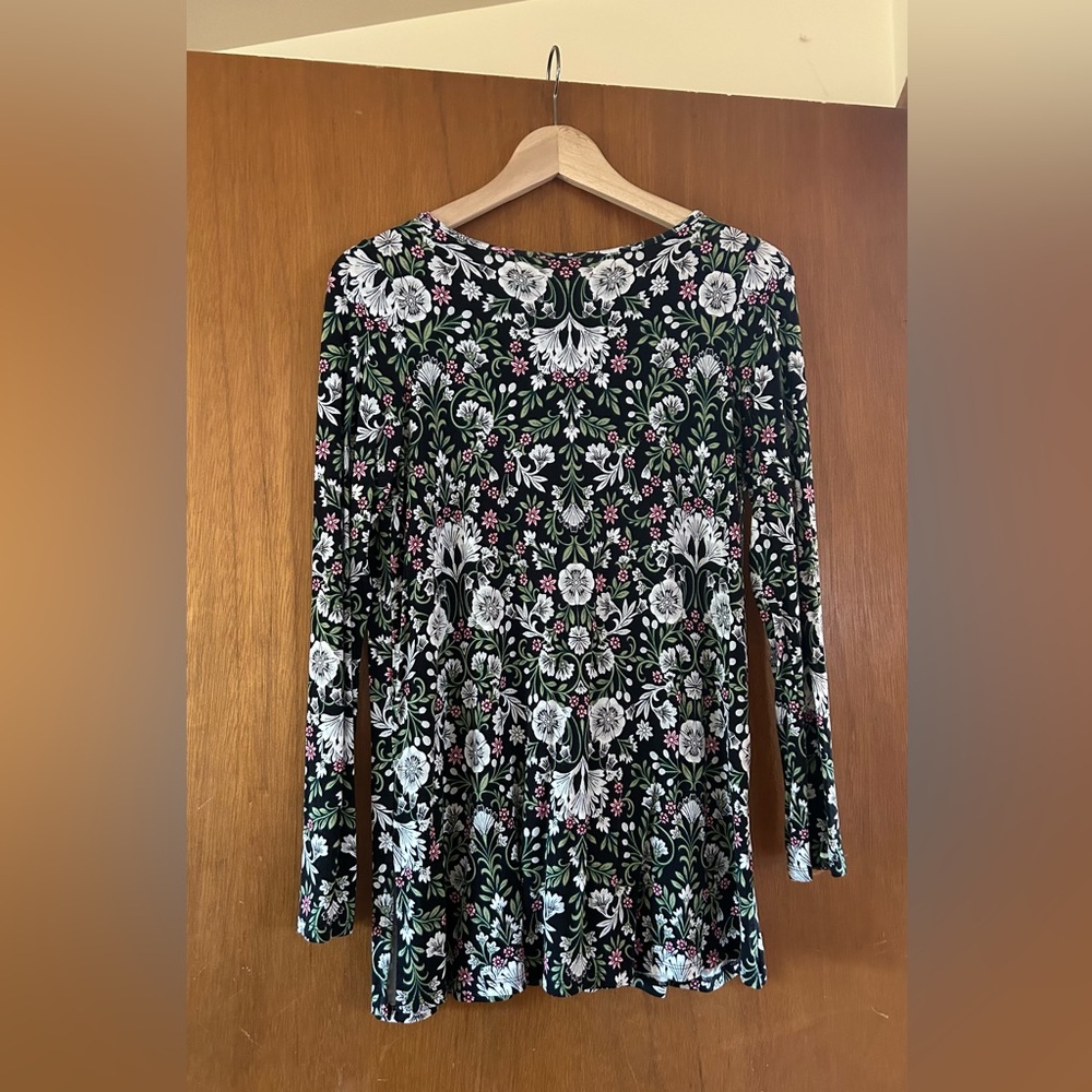 J. Jill Black Floral Long Sleeve Top